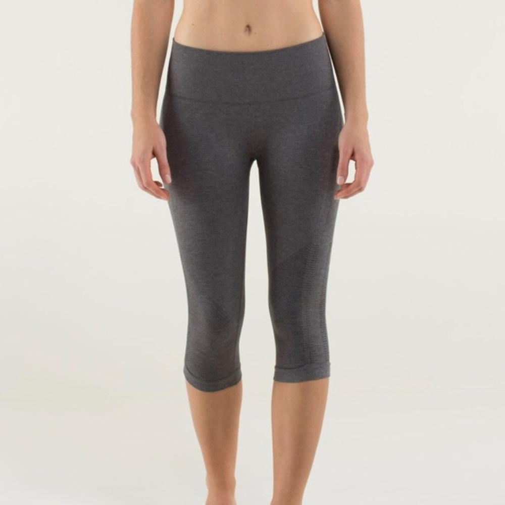 Lululemon Flow Crop II - Dark Grey